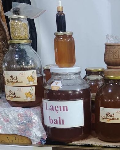 Laçın balı bankası yarmarkada